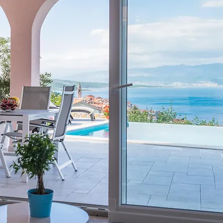 With A Private Pool, Enchanting View, - By Traveler Tourist Agency Id 2122 Apartmán