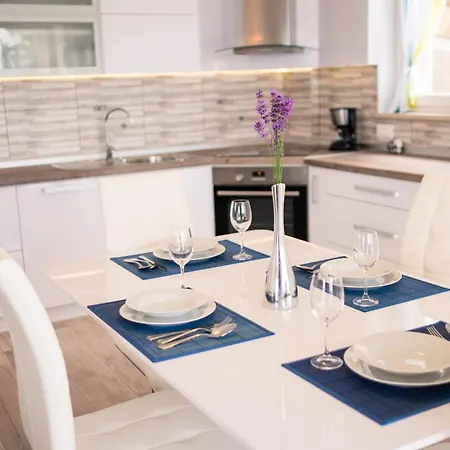 With A Private Pool, Enchanting View, - By Traveler Tourist Agency Id 2122 Apartmán