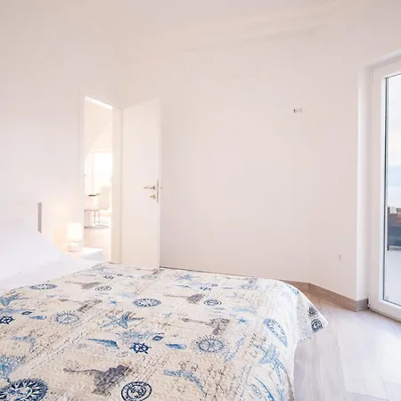 With A Private Pool, Enchanting View, - By Traveler Tourist Agency Id 2122 Apartmán *