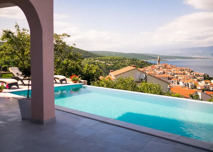 With A Private Pool, Enchanting View, - By Traveler Tourist Agency Id 2122