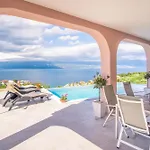 With A Private Pool, Enchanting View, - By Traveler Tourist Agency Id 2122 * 비르브닉