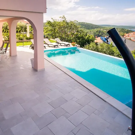 Daire With A Private Pool, Enchanting View, - By Traveler Tourist Agency Id 2122