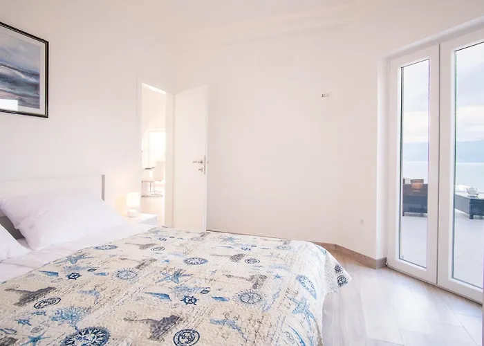 With A Private Pool, Enchanting View, - By Traveler Tourist Agency Id 2122 Daire *