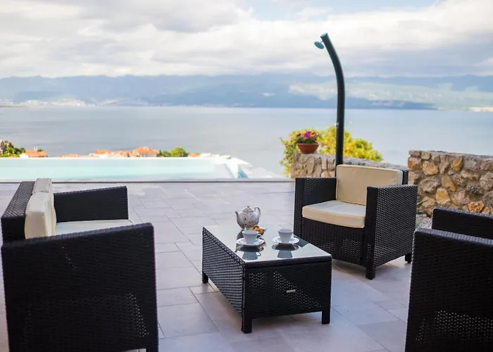 With A Private Pool, Enchanting View, - By Traveler Tourist Agency Id 2122 *