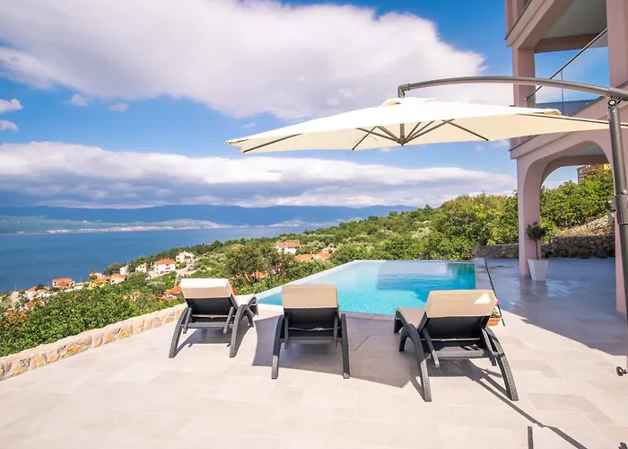 With A Private Pool, Enchanting View, - By Traveler Tourist Agency Id 2122 *