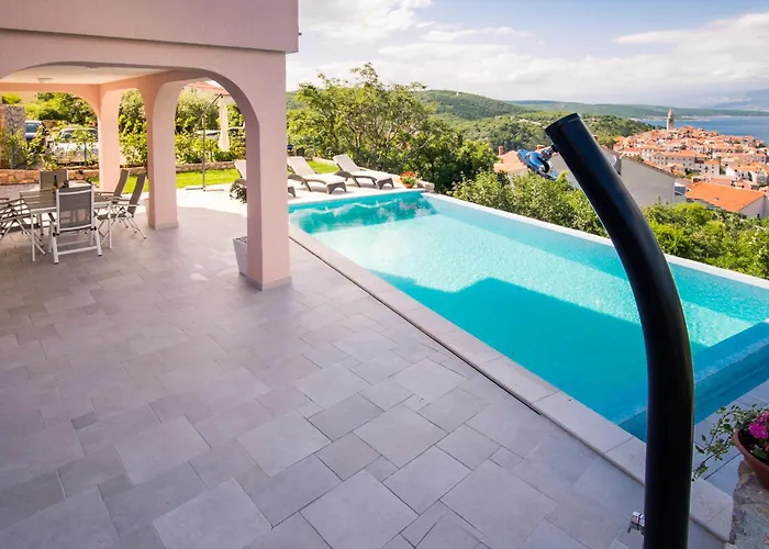 Daire With A Private Pool, Enchanting View, - By Traveler Tourist Agency Id 2122